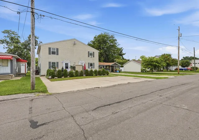 Homes for sale in Lancaster, OH | 1708 Graylock St, Lancaster, OH 43130 | MLS# 226025606