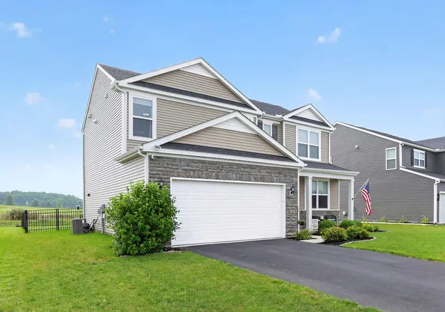 Homes for sale in Hebron, OH | 1170 Lake Forest Dr, Hebron, OH 43025 | MLS# 226025196