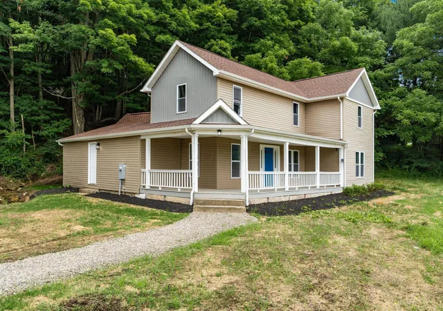 Homes for sale in Newark, OH | 6629 Fallsburg Rd Ne, Newark, OH 43055 | MLS# 226025281