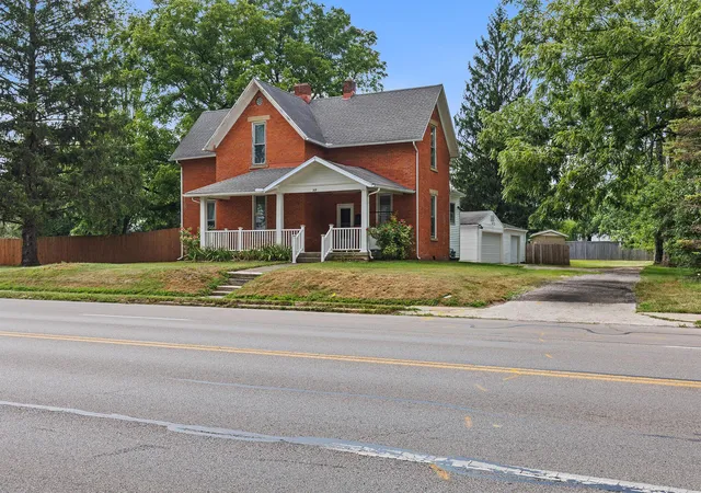 Photo 3 of Single family home for sale at 209 W High St, London, OH 43140 | MLS# 226026487 | Listing updated on 2026-09-09