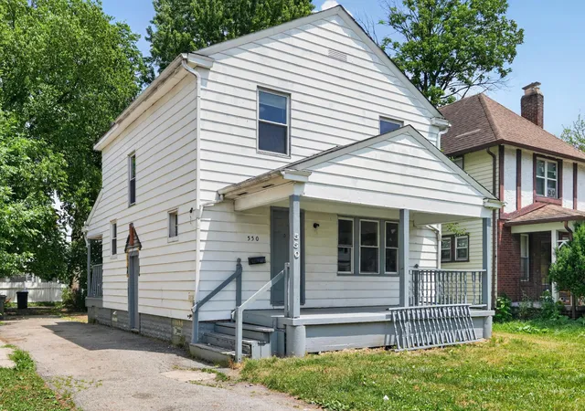 Single family home for sale at 550 Wrexham Ave, Columbus, OH 43223 | MLS# 226025677