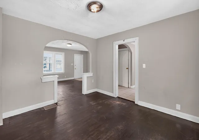 Photo 1 of Single family home for sale at 550 Wrexham Ave, Columbus, OH 43223 | MLS# 226025677 | Listing updated on 2026-09-23
