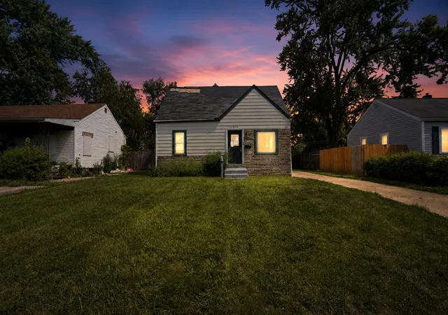 2nd image of 2388 Vendome Dr S, Columbus, OH 43219 | MLS# 226026171