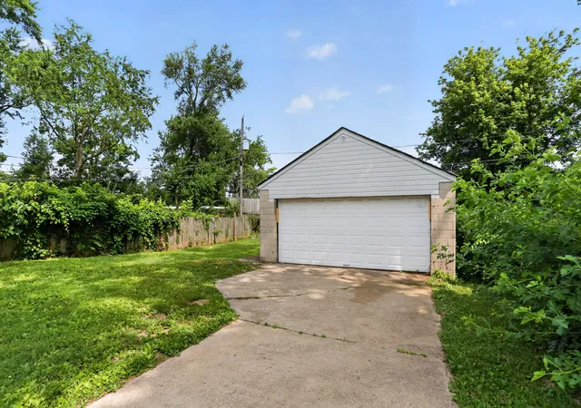 23rd image of 2388 Vendome Dr S, Columbus, OH 43219 | MLS# 226026171