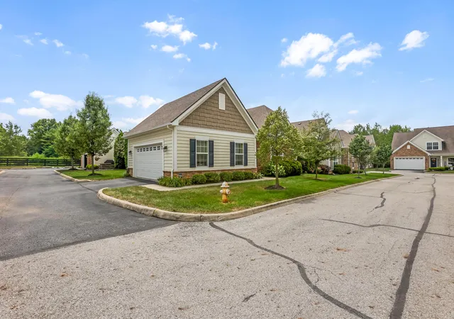 Homes for sale in Grove City, OH | 4562 Newport Loop E, Grove City, OH 43123 | MLS# 226025390
