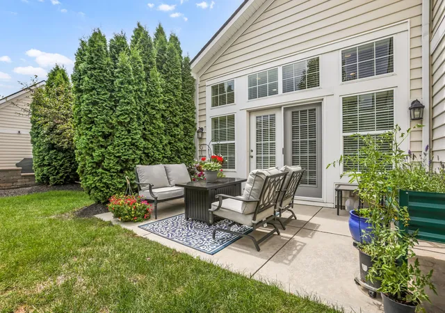 Homes for sale in Grove City, OH | 4562 Newport Loop E, Grove City, OH 43123 | MLS# 226025390