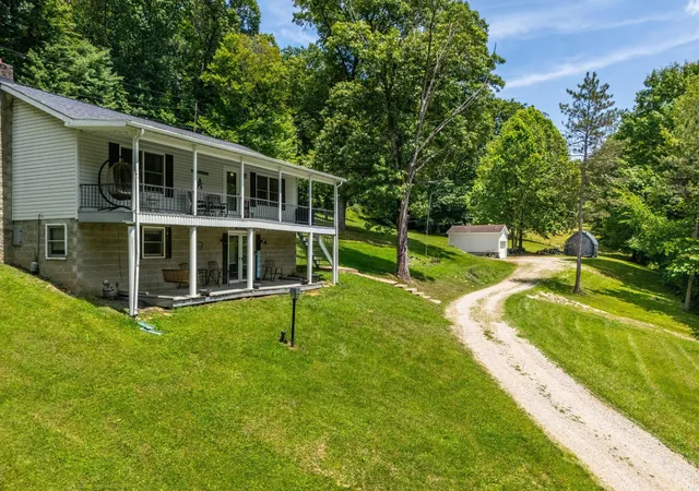 3rd image of 34796 Geiger Rd, Logan, OH 43138 | MLS# 226025270