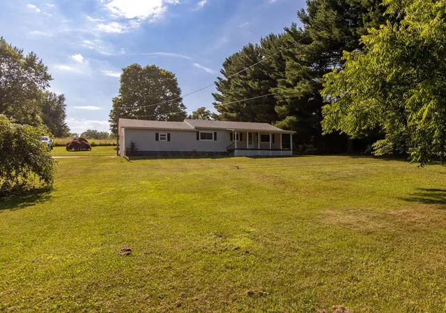 3rd image of 2865 Logan Thornville Rd Ne, Rushville, OH 43150 | MLS# 226025272