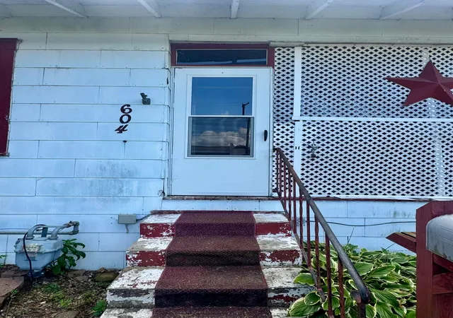 Homes for sale in Lancaster, OH | 604 W Wheeling St, Lancaster, OH 43130 | MLS# 226025274