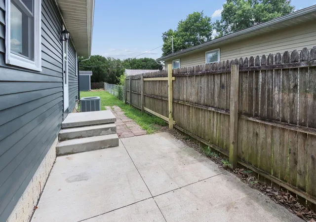 Homes for sale in Lancaster, OH | 642 Mckinley Ave W, Lancaster, OH 43130 | MLS# 226025325