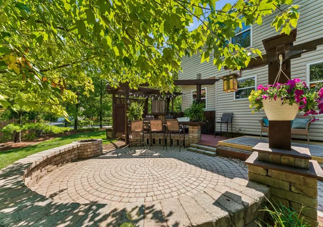 2nd image of 3724 Pleasantbrook Dr, Hilliard, OH 43026 | MLS# 226025318