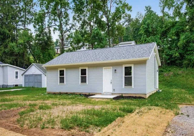 Homes for sale in Zanesville, OH | 1372 Wheeler Rd, Zanesville, OH 43701 | MLS# 226025256