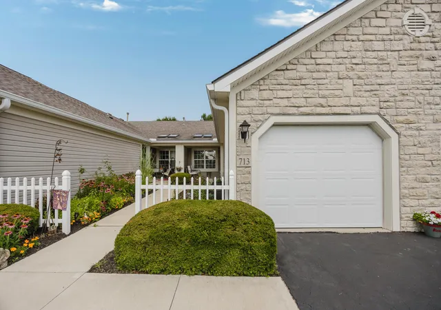Homes for sale in Ashville, OH | 713 Kildow Ct, Ashville, OH 43103 | MLS# 226025277