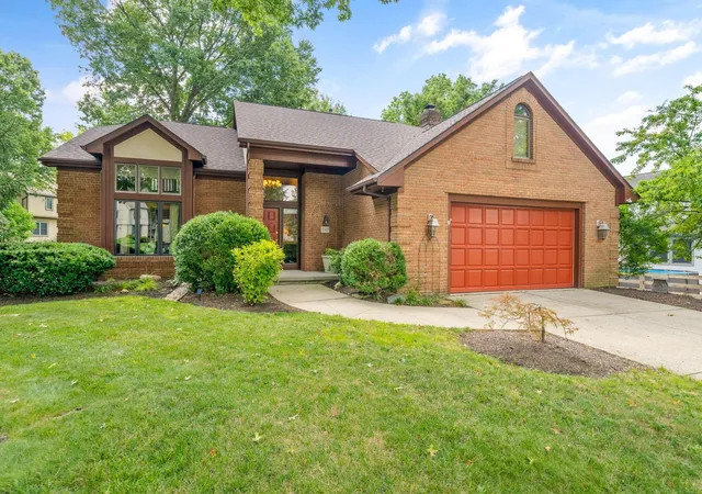 Photo 2 of Single family home for sale at 1148 Gold Pl, Columbus, OH 43230 | MLS# 226029505 | Listing updated on 2026-08-13