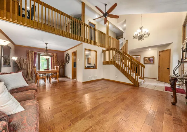 Photo 3 of Single family home for sale at 1148 Gold Pl, Columbus, OH 43230 | MLS# 226029505 | Listing updated on 2026-08-13