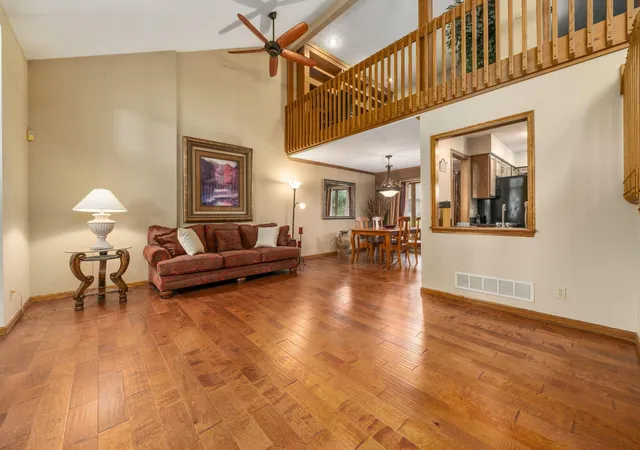 Photo 4 of Single family home for sale at 1148 Gold Pl, Columbus, OH 43230 | MLS# 226029505 | Listing updated on 2026-08-13