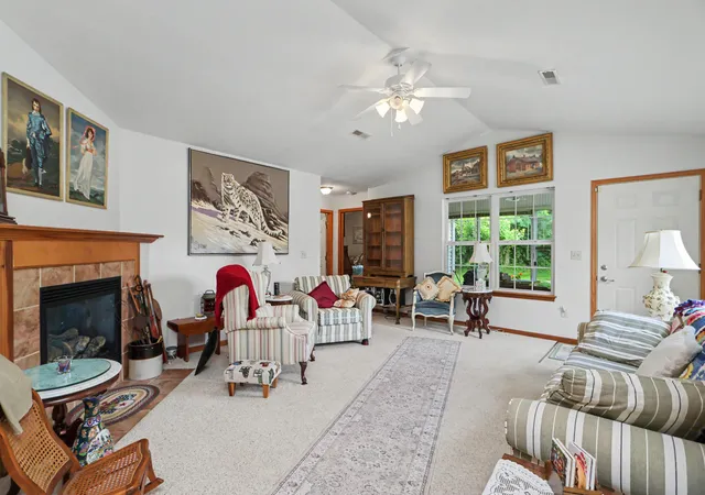 Listing Photo 4 - Condo for sale in building located at 2357 Deerfield Ln, Ontario, OH 44906
