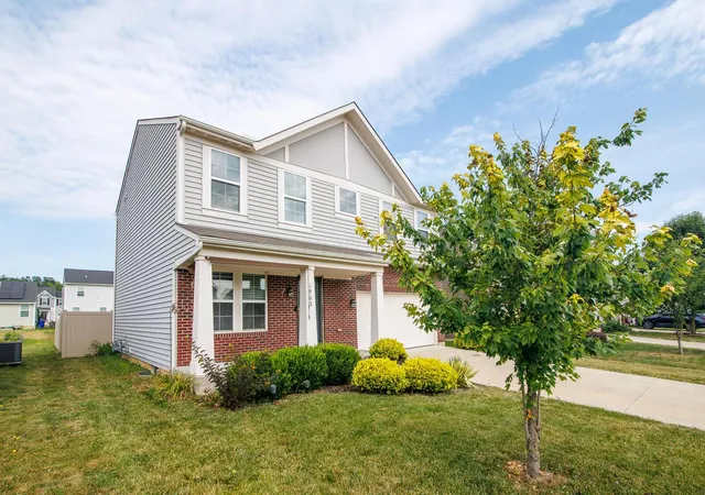 Photo 3 of Single family home for sale at 1963 Spring Cvs Dr, Grove City, OH 43123 | MLS# 226025838 | Listing updated on 2026-07-28