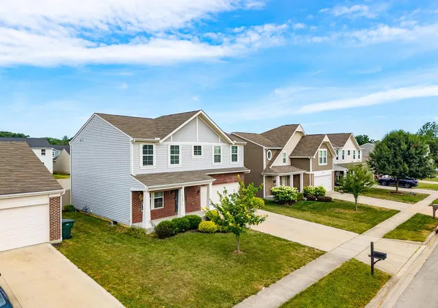 Photo 4 of Single family home for sale at 1963 Spring Cvs Dr, Grove City, OH 43123 | MLS# 226025838 | Listing updated on 2026-07-28