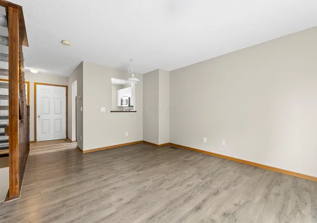 5th image of 5726 Snow Dr, Hilliard, OH 43026