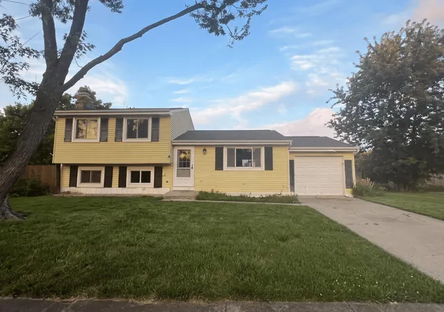 Homes for sale in Grove City, OH | 2290 Turquoise Dr, Grove City, OH 43123 | MLS# 226025426