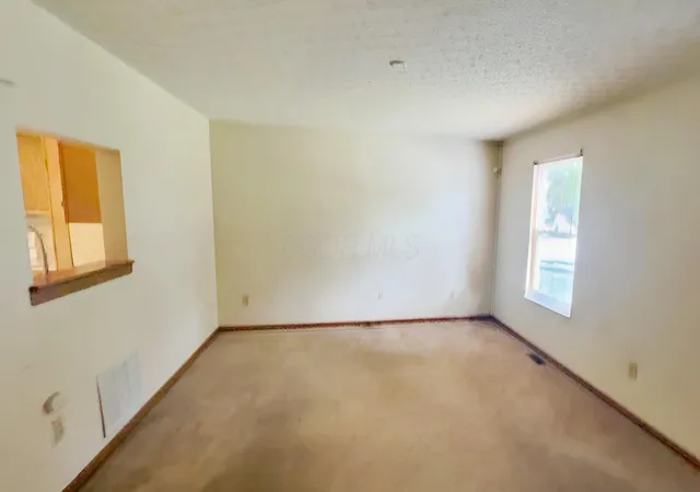 Photo 2 of Single family home for sale at 2545 Bellaston Ct, Grove City, OH 43123 | MLS# 226025329 | Listing updated on 2026-09-12