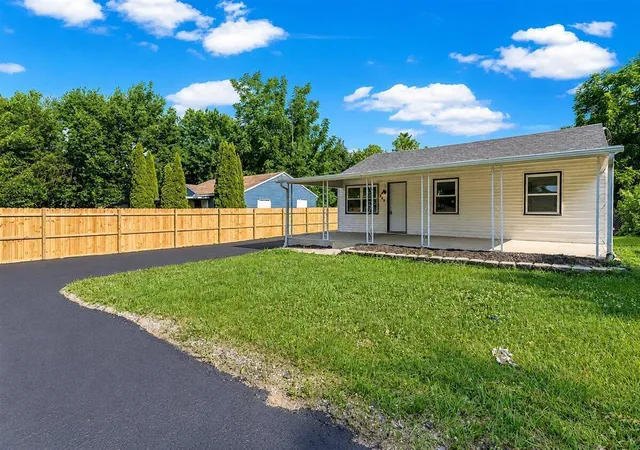 Photo 2 of Single family home for sale at 448 Basswood Rd, Columbus, OH 43207 | MLS# 226025331 | Listing updated on 2026-09-23