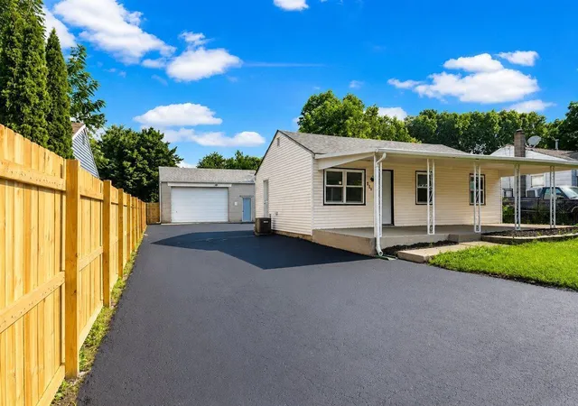Photo 3 of Single family home for sale at 448 Basswood Rd, Columbus, OH 43207 | MLS# 226025331 | Listing updated on 2026-09-23