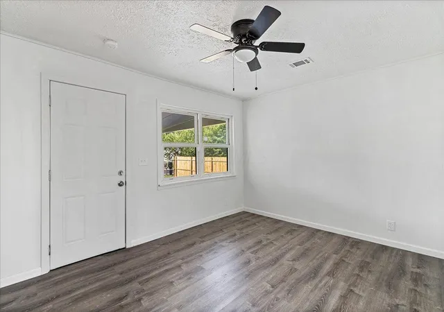 Photo 4 of Single family home for sale at 448 Basswood Rd, Columbus, OH 43207 | MLS# 226025331 | Listing updated on 2026-09-23