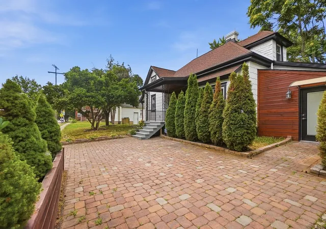 Photo 3 of Single family home for sale at 539 Thurman Ave, Columbus, OH 43206 | MLS# 226025395 | Listing updated on 2026-09-06