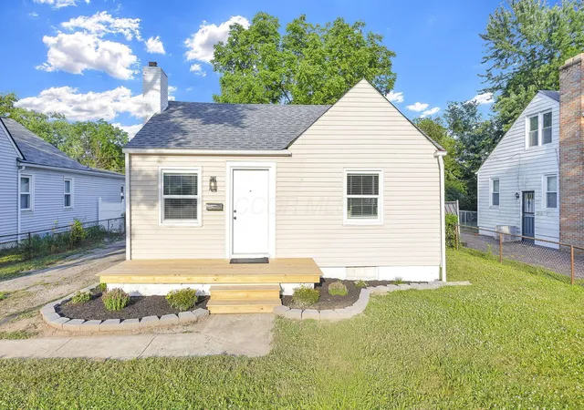 1st image of 1120 Wildwood Ave, Columbus, OH 43219 | MLS# 226025836