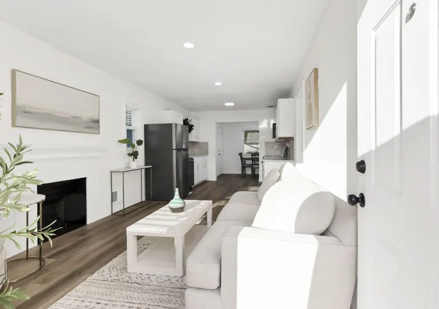 2nd image of 1120 Wildwood Ave, Columbus, OH 43219 | MLS# 226025836
