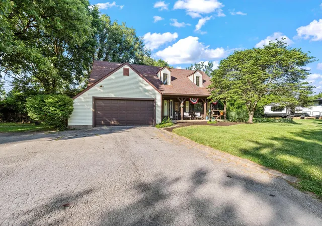 Homes for sale in Galloway, OH | 676 Amity Rd, Galloway, OH 43119 | MLS# 226025428