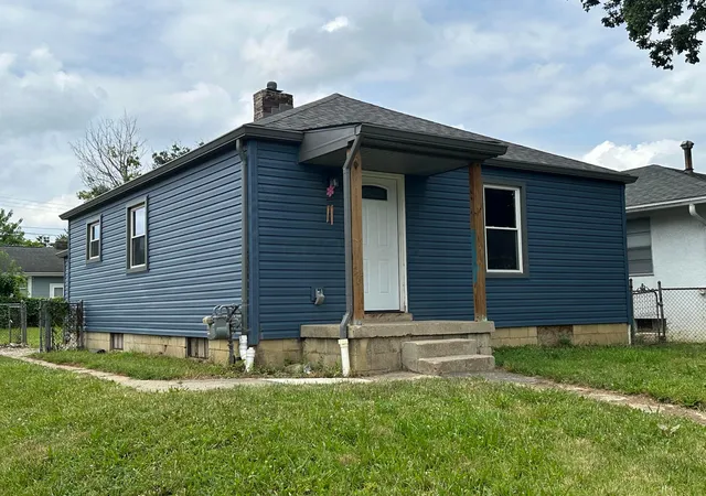 Photo 3 of Single family home for sale at 2515 Parkwood Ave, Columbus, OH 43211 | MLS# 226025423 | Listing updated on 2026-10-09
