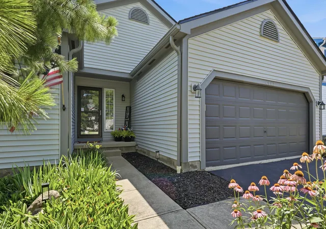 Photo 3 of Sale Pending at 4942 Kingpin Dr, Columbus, OH 43231 | MLS# 226025960 | Listing updated on 2026-09-18