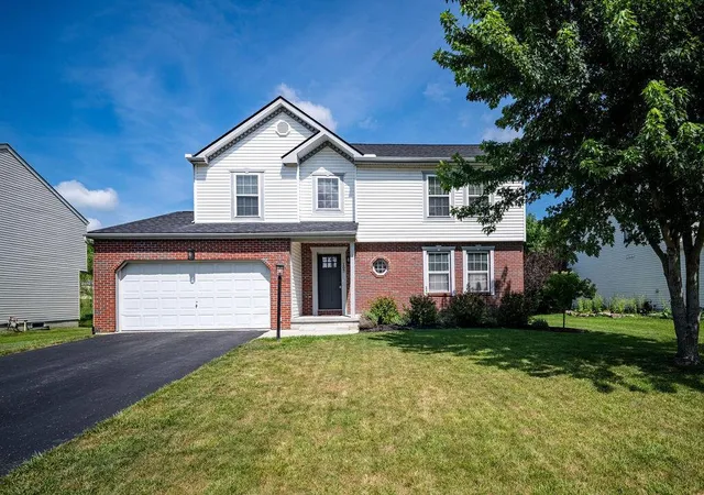 Homes for sale in Pataskala, OH | 107 Spring Brook Ct, Pataskala, OH 43062 | MLS# 226025406