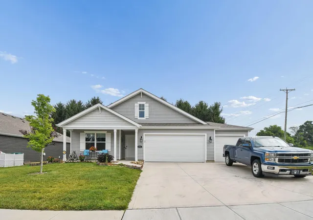 Homes for sale in Newark, OH | 452 Saint James Gate, Newark, OH 43055 | MLS# 226025477