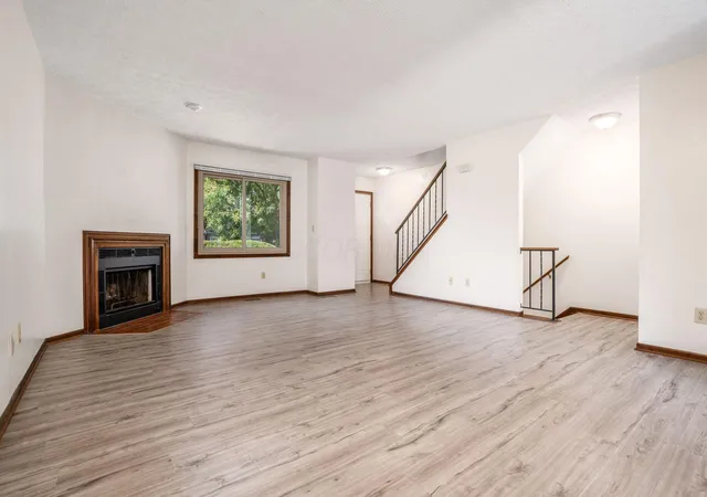 3rd image of 114 Corbins Mill Dr, Dublin, OH 43017