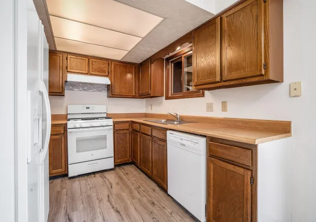 5th image of 114 Corbins Mill Dr, Dublin, OH 43017