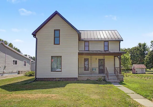 Homes for sale in Utica, OH | 546 N Jefferson St, Utica, OH 43080 | MLS# 226025436