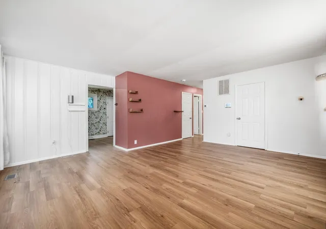 Photo 4 of Single family home for sale at 3476 Ontario St, Columbus, OH 43224 | MLS# 226025705 | Listing updated on 2026-08-28