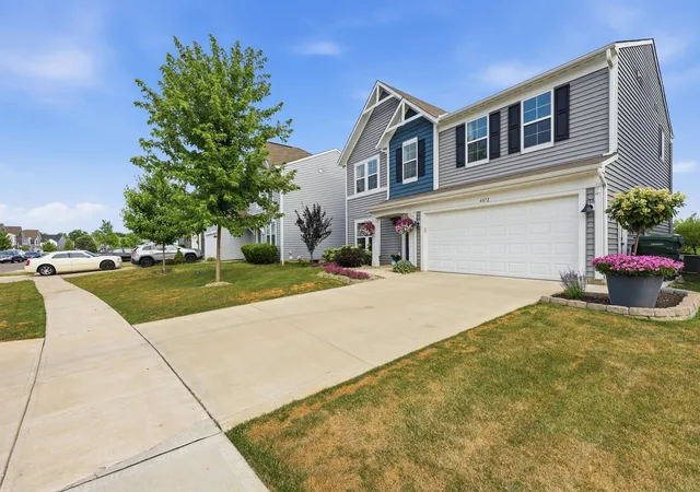 Photo 3 of Single family home for sale at 4872 Amber Xing Dr, Columbus, OH 43232 | MLS# 226025771 | Listing updated on 2026-09-22