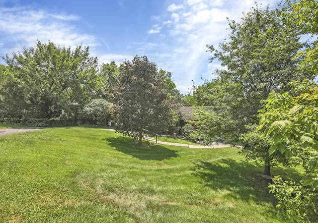 Homes for sale in Upper Arlington, OH | 2715 Charing Rd, Upper Arlington, OH 43221 | MLS# 226025596