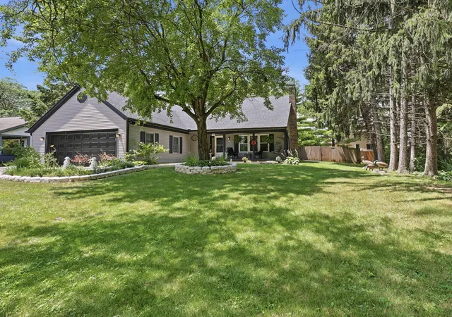 3rd image of 211 Rosehill Rd, Reynoldsburg, OH 43068 | MLS# 226025609