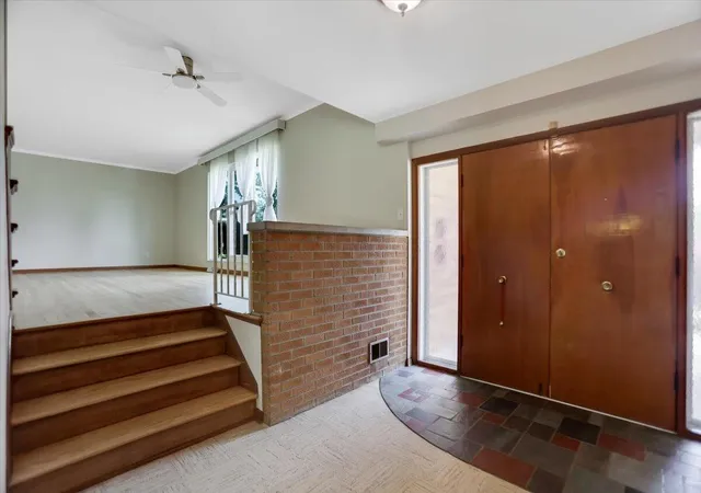 Photo 4 of Single family home for sale at 2289 Gardendale Dr, Columbus, OH 43219 | MLS# 226025722 | Listing updated on 2026-07-29