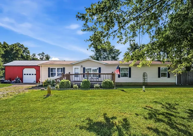 Homes for sale in Fredericktown, OH | 13982 Lucerne Rd, Fredericktown, OH 43019 | MLS# 226025556