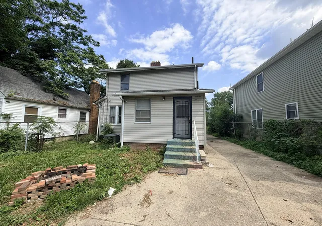 Photo 3 of Single family home for sale at 1231 E 20th Avenue, Columbus, OH 43211 | MLS# 226025743 | Listing updated on 2026-07-28