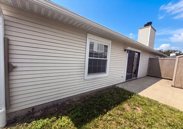 Listing Photo 5 - Condo for sale in building located at 104 Santa Anita Ave, Newark, OH 43055