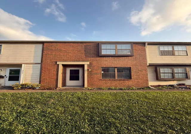 Homes for sale in Westerville, OH | 963 Cross Country Dr W #C, Westerville, OH 43081 | MLS# 226025588