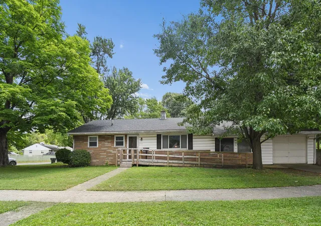 2nd image of 916 S Hampton Rd, Columbus, OH 43227 | MLS# 226025612